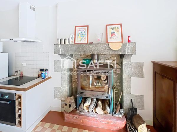 MAISON EN PIERRE ET SES DEPENDANCES