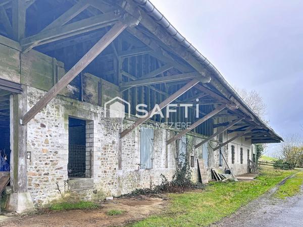 MAISON EN PIERRE ET SES DEPENDANCES