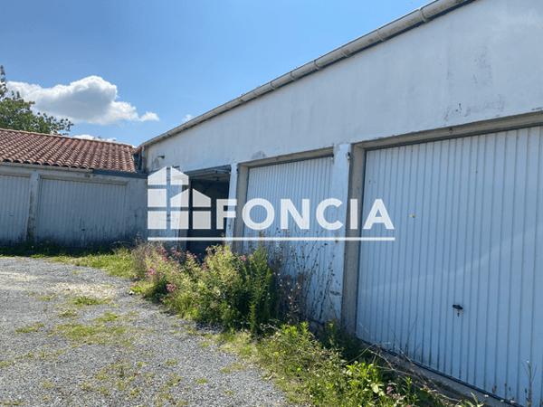 Location Parking - RUE JEAN MERMOZ Rochefort 17300