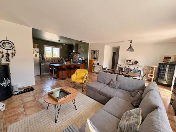Maison de plain-pied de 2008 avec jardin clos de 1032 m2