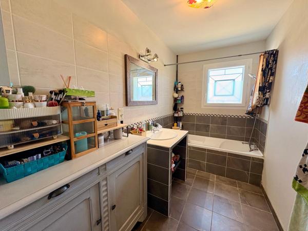 Maison de plain-pied de 2008 avec jardin clos de 1032 m2