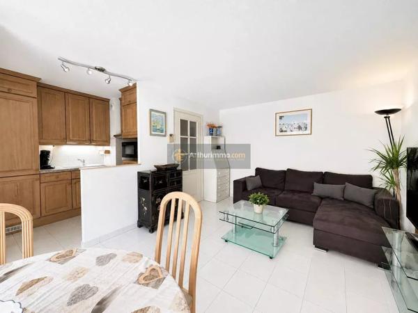 Vente                                                      Appartement
                        
                     3 pièces                      52 m2                     à Fréjus