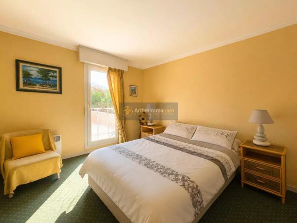 Vente                                                      Appartement
                        
                     3 pièces                      52 m2                     à Fréjus