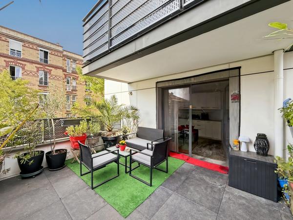 Appartement
         3 pièces
        - 61 m² 475 000 € *