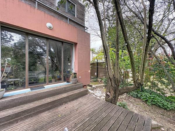 Montpellier (34000) Montpellier Arceaux. Appartement en rez-de-jardin privatif avec 3 chambres & parking privé.