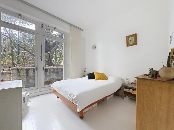 Montpellier (34000) Montpellier Arceaux. Appartement en rez-de-jardin privatif avec 3 chambres & parking privé.