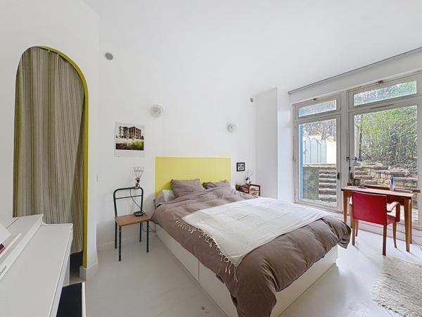 Montpellier (34000) Montpellier Arceaux. Appartement en rez-de-jardin privatif avec 3 chambres & parking privé.