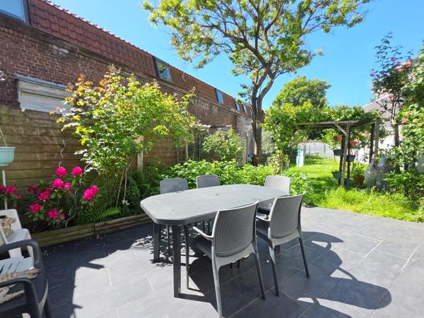 Maison
         7 pièces
        - 162 m² Exclusivité 309 000 € *