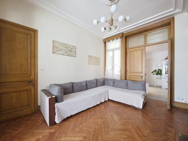 Maison
         7 pièces
        - 162 m² Exclusivité 309 000 € *