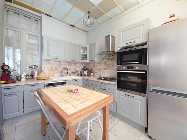 Maison
         7 pièces
        - 162 m² Exclusivité 309 000 € *