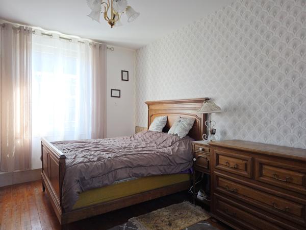 Maison
         7 pièces
        - 162 m² Exclusivité 309 000 € *