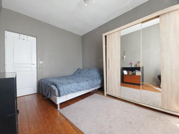 Maison
         7 pièces
        - 162 m² Exclusivité 309 000 € *