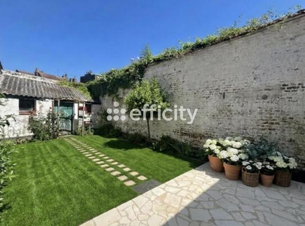 Maison
         5 pièces
        - 130 m² 399 000 € *