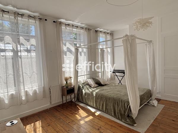 Maison
         5 pièces
        - 130 m² 399 000 € *
