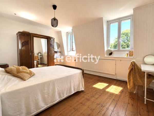 Maison
         5 pièces
        - 130 m² 399 000 € *