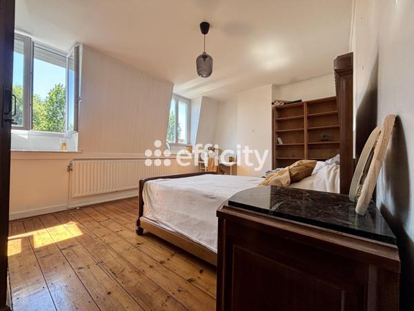 Maison
         5 pièces
        - 130 m² 399 000 € *