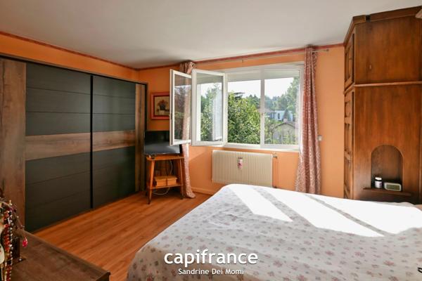 Proche Bourg de Tassin - Maison P7 de 155m² habitables (230m² au sol) 5 chambres - parcelle de 1 560m²