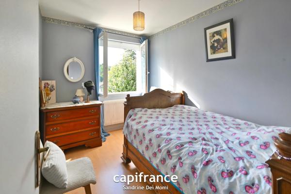 Proche Bourg de Tassin - Maison P7 de 155m² habitables (230m² au sol) 5 chambres - parcelle de 1 560m²