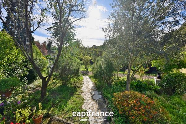 Proche Bourg de Tassin - Maison P7 de 155m² habitables (230m² au sol) 5 chambres - parcelle de 1 560m²