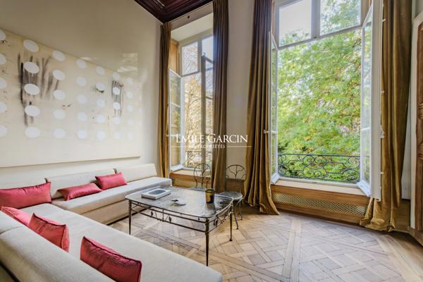 A vendre - appartement d'exception - 5 pièces - 141 m²  - sur jardin - Paris 75007 - Varenne