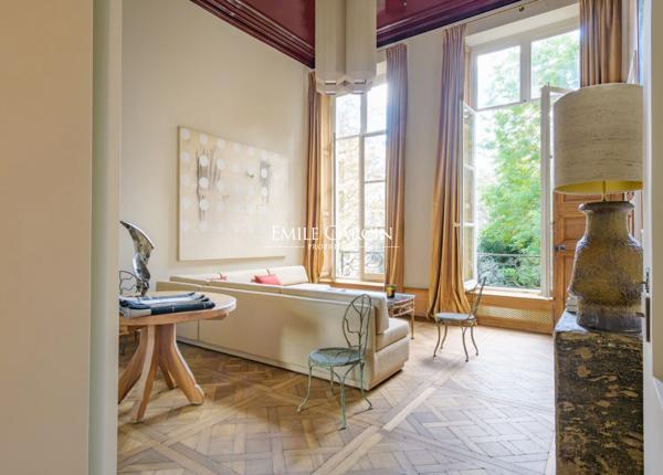 A vendre - appartement d'exception - 5 pièces - 141 m²  - sur jardin - Paris 75007 - Varenne
