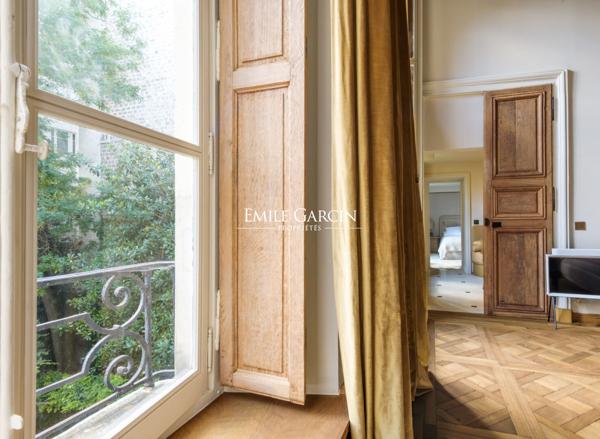A vendre - appartement d'exception - 5 pièces - 141 m²  - sur jardin - Paris 75007 - Varenne