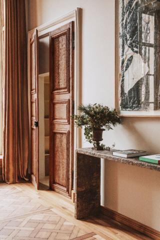A vendre - appartement d'exception - 5 pièces - 141 m²  - sur jardin - Paris 75007 - Varenne