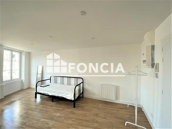 Location Studio meublé 32.43 m² - 10 RUE SAINT GERMAIN Flers 61100