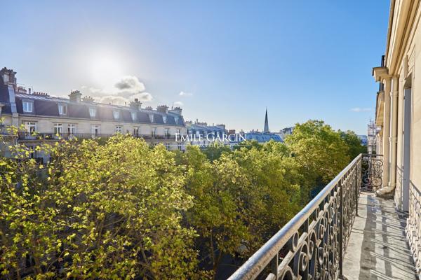 À vendre - Appartement - Paris 75116 -  Arc de Triomphe/Avenue Marceau - Balcon