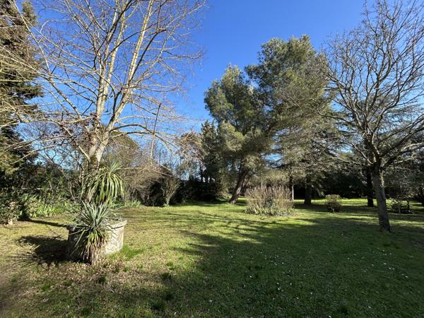 Rare et exceptionnel : Maison 4 chambres avec piscine et grand terrain au cœur de Bram. Bram (11150)