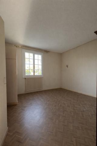 Rare et exceptionnel : Maison 4 chambres avec piscine et grand terrain au cœur de Bram. Bram (11150)