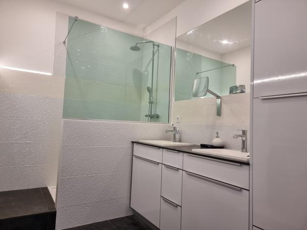 Appartement
                                                                                                                                                                                                                                                                                                                        3 pièce(s)                                                                                                                                                                                                          2 chambre(s)                                                                                                                                                                                                          72  m²