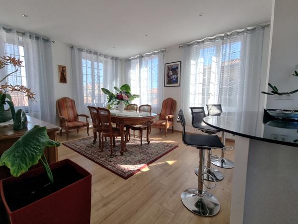 Appartement
                                                                                                                                                                                                                                                                                                                        3 pièce(s)                                                                                                                                                                                                          2 chambre(s)                                                                                                                                                                                                          72  m²