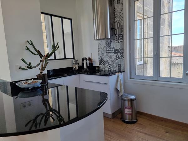 Appartement
                                                                                                                                                                                                                                                                                                                        3 pièce(s)                                                                                                                                                                                                          2 chambre(s)                                                                                                                                                                                                          72  m²