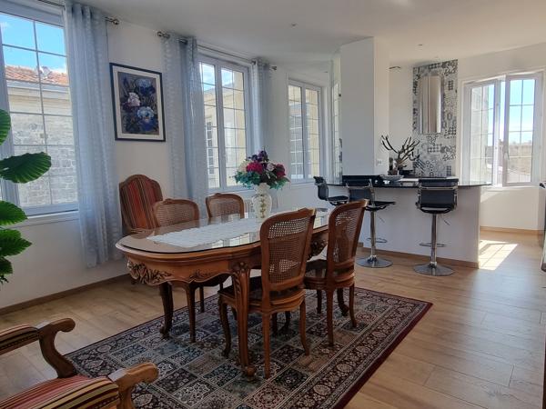 Appartement
                                                                                                                                                                                                                                                                                                                        3 pièce(s)                                                                                                                                                                                                          2 chambre(s)                                                                                                                                                                                                          72  m²