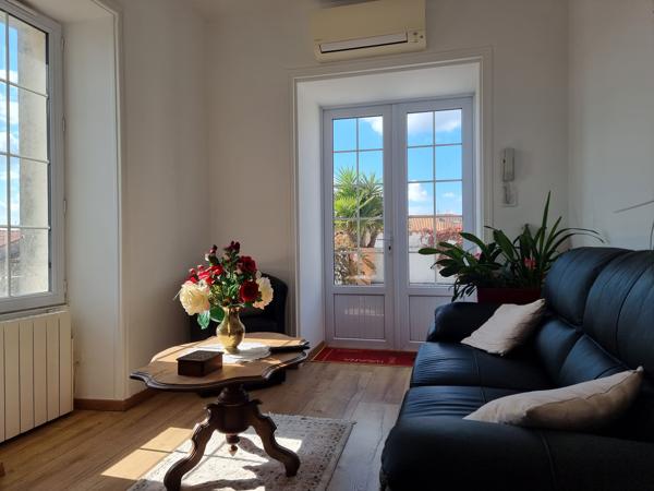 Appartement
                                                                                                                                                                                                                                                                                                                        3 pièce(s)                                                                                                                                                                                                          2 chambre(s)                                                                                                                                                                                                          72  m²