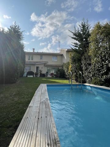 Maison à Caudéran 4 chambres, garage, jardin, piscine 575 000 €