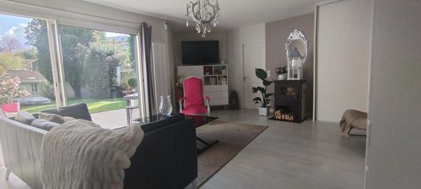 Maison à Caudéran 4 chambres, garage, jardin, piscine 575 000 €