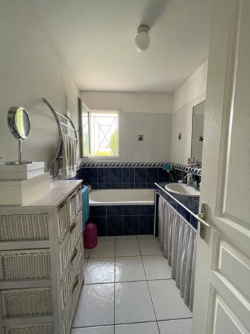 Maison à Caudéran 4 chambres, garage, jardin, piscine 575 000 €