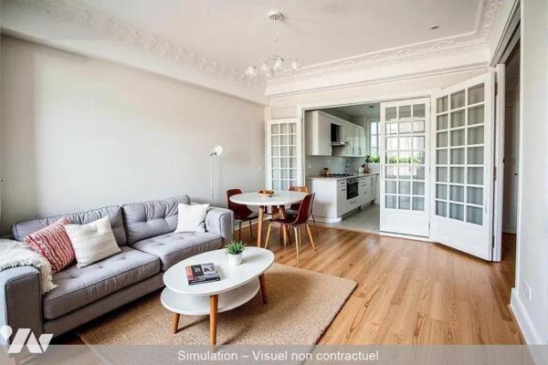 Au c?ur du secteur de Saint Michel, cette maison de ville pleine de charme attend votre touche ...