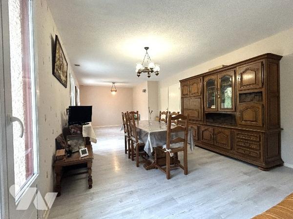 Rare à la vente, quartier résidentiel, Pavillon de 1982 de plain pied d'environ 110m²