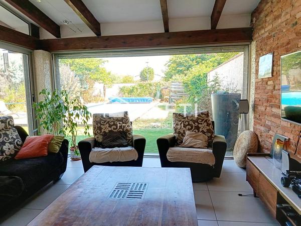 jolie maison familiale T5 piscine cœur de village