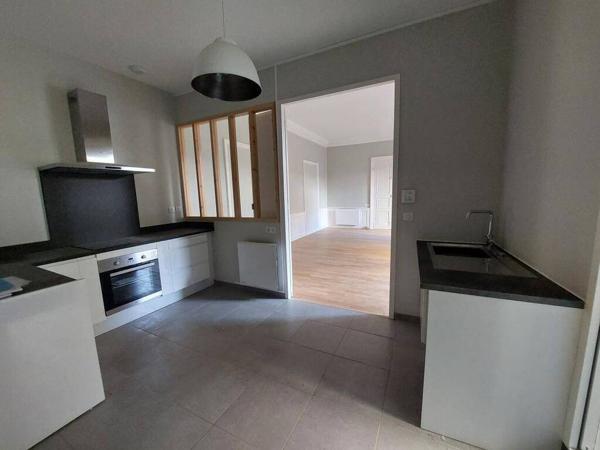 REF 10636-  33 PLACE DU BREUIL  -F1