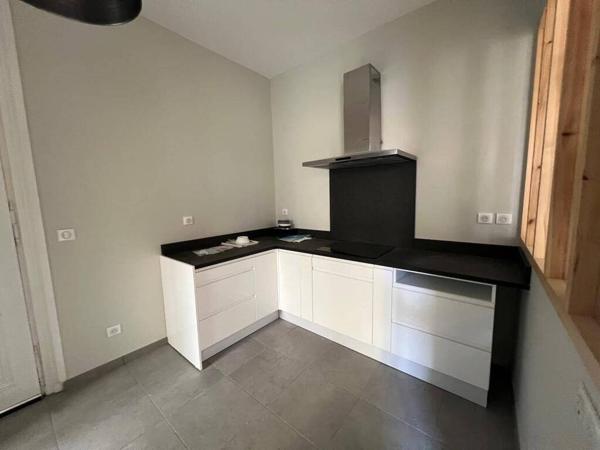 REF 10636-  33 PLACE DU BREUIL  -F1