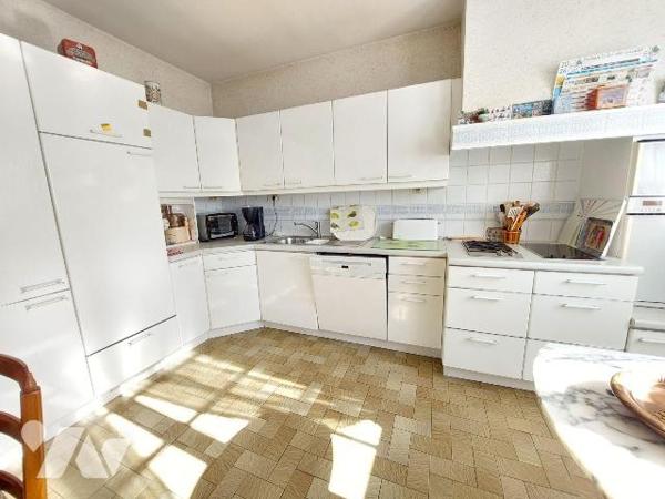 A VENDRE - Liffré (35 ) Maison 162 m² + sous-sol + garages + jardin.
Venez découvrir une très ...