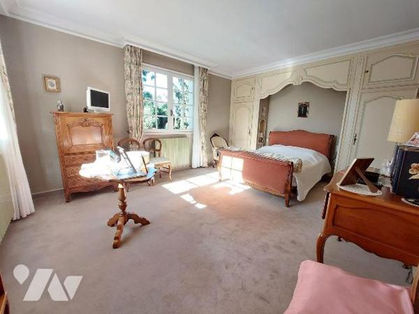 A VENDRE - Liffré (35 ) Maison 162 m² + sous-sol + garages + jardin.
Venez découvrir une très ...