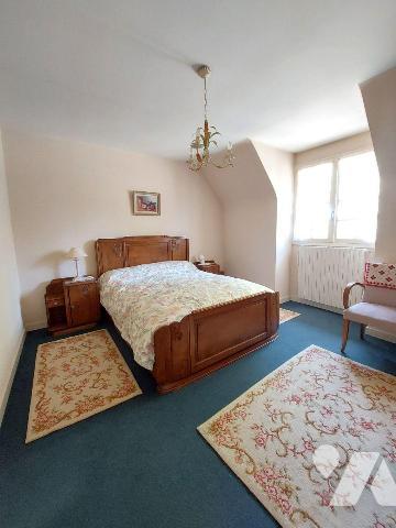 A VENDRE - Liffré (35 ) Maison 162 m² + sous-sol + garages + jardin.
Venez découvrir une très ...