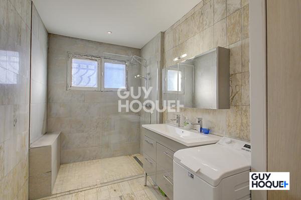 Maison Vaulx-en-Velin limite Villeurbanne 5 pièces 99m² habitables / 204,82m² au sol / grand jardin