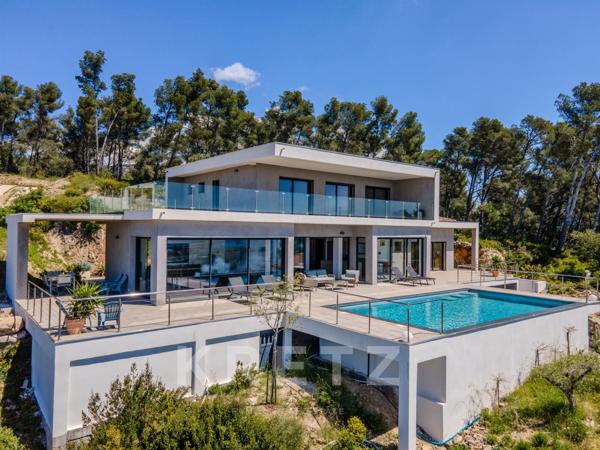 Contemporaine vue mer