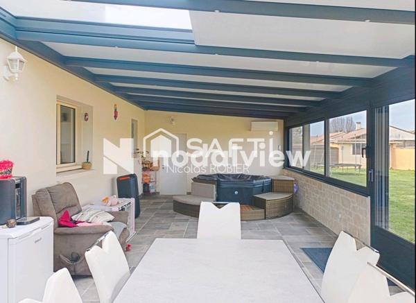 Trois en chambres en plain pied, grand garage, grande véranda, jardin et plus aux portes de Niort !